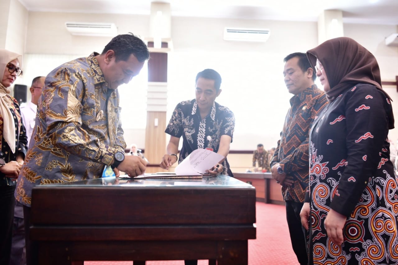 Sulsel Provinsi Pertama Teken NPHD Dana Hibah Pilkada 2023 Sebesar