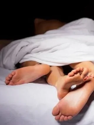 Berapa Kali Berhubungan Seks agar Cepat Hamil? Dokter Bagikan Tipsnya