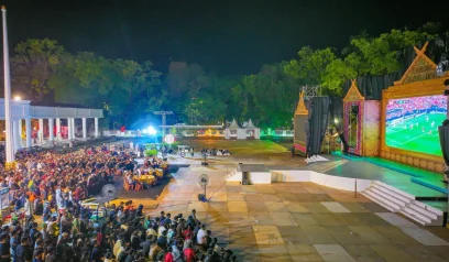 Gubernur Sulsel Nobar Piala Dunia Bersama Ratusan Warga dan Libatkan UMKM Lokal