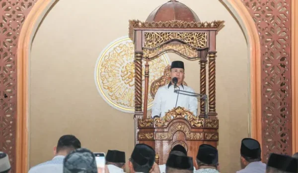 Gubernur Sulawesi Tenggara, Andi Sumangerukka, saat meluncurkan Program Sultra Religi