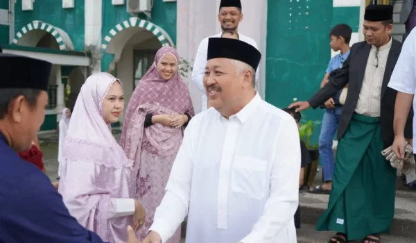 Bupati Pinrang Irwan Hamid Shalat Idul Adha Bersama Ribuan Umat di Masjid Agung Al Munawir
