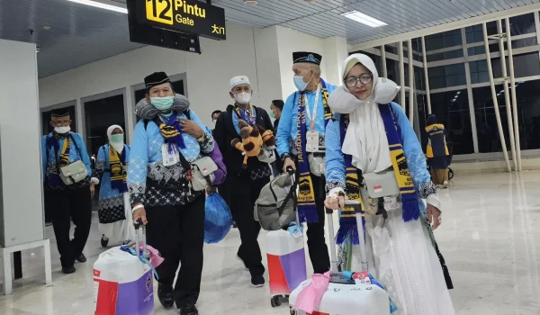 Bandara Internasional Sultan Hasanuddin Sambut Kedatangan Perdana Jemaah  Haji Debarkasi Makassar 