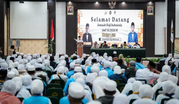 Sambut 392 Jemaah Haji Kloter 21, Gubernur Sulsel: Harus Jadi Teladan di Masyarakat