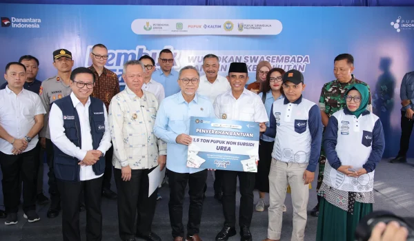 Menko Zulkifli Hasan Pastikan Penyaluran Pupuk Bersubsidi di Palu Lancar