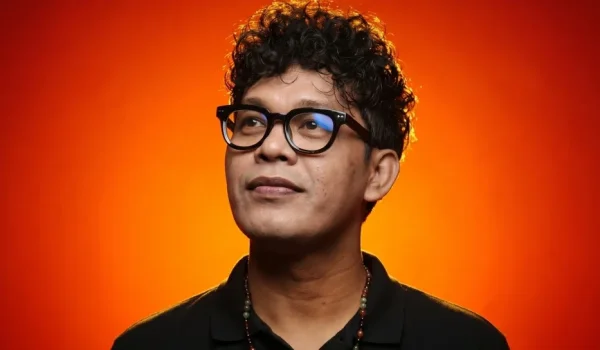 Penyanyi Agushafi merilis lagu "Tunggu Apa Lagi" di mana dia berkolaborasi dengan Satrio Alexa. [Instagram]