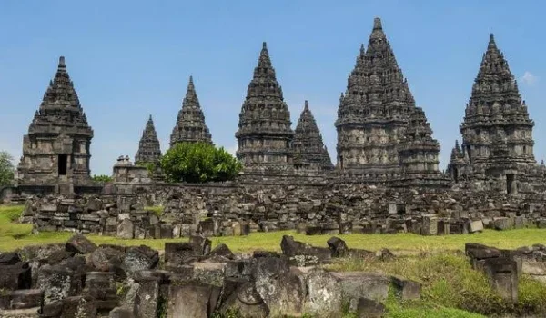 Candi Prambanan.