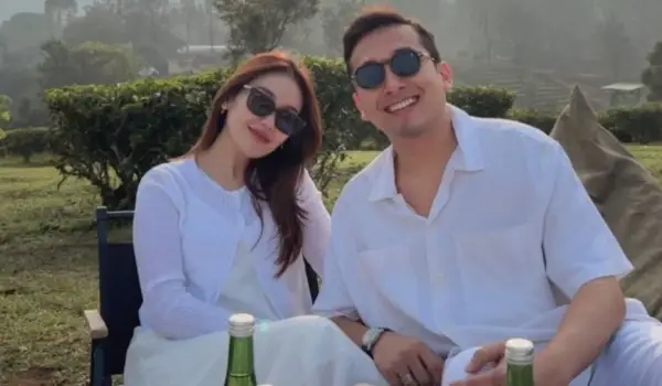 Fenomena Wajah Mirip Ayu Ting Ting & Kevin Gusnadi: Tanda Jodoh atau Hanya Sekadar Anggapan?