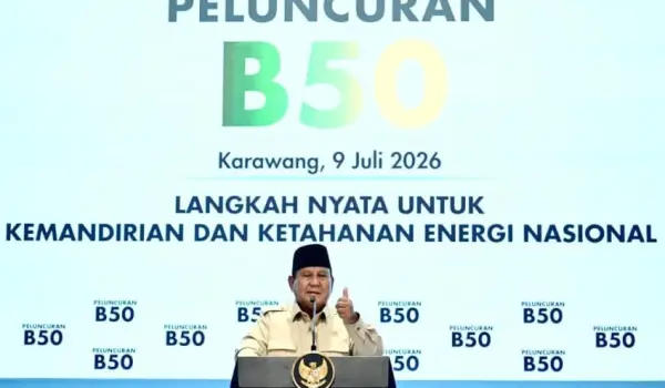 Presiden Prabowo Subianto menegaskan komitmen pemerintahannya untuk memberantas segala bentuk praktik ilegal yang merugikan negara. Foto/BPMI Setpres