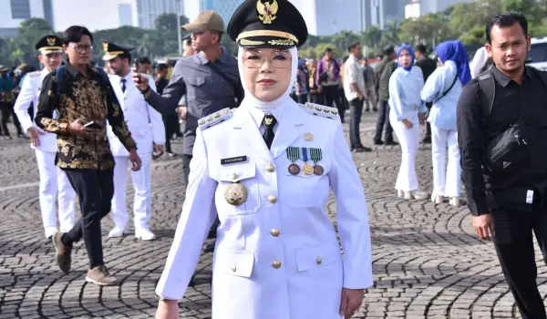 Bupati Sukoharjo Etik Suryani.