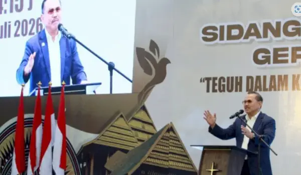Lawan penyakit masyarakat menjadi sambutan penting Anggota DPR RI Fraksi Partai Demokrat Irjen Pol (P) Drs Frederik Kalalembang di hadapan peserta Sidang Sinode Am XXVI Gereja Toraja di Luwu Convention Center (LCC), Kota Palopo.