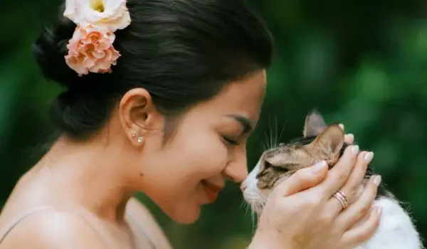 Ramai Diserbu Pujian, Ariel Tatum Dinilai Inspiratif Usai Rayakan Ulang Tahun Kucing Peliharaannya