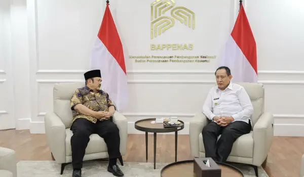 Gubernur Gorontalo Gusnar Ismail saat bertemu dengan Menteri Perencanaan Pembangunan Nasional/ Kepala Badan Perencanaan Nasional (PPN/Bappenas) Rahmat Pambudi di kantornya, Jakarta, 17/7/2026). Foto – BPG