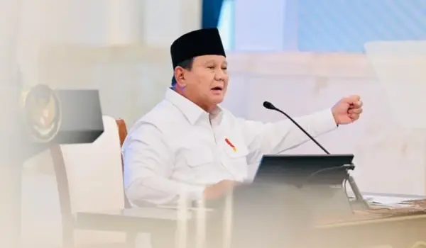 Presiden Prabowo Subianto menegaskan komitmennya untuk menindak tegas segala bentuk penyelewengan tanpa pandang bulu. Foto: BPMI Setpres