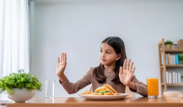 Tak Cuma Soal Makanan, Ini Kunci Mengembalikan Nafsu Makan Si Kecil