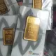 Harga Emas Antam Hari Ini Anjlok Dalam, Buyback Ikut Turun
