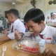 Polling: Anggaran MBG Diberikan ke Orang Tua?