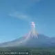 Breaking News! Gunung Semeru Erupsi Pagi Ini, Kolom Abu Setinggi 1.200 Meter Terlihat ke Timur Laut