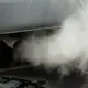 Knalpot Mobil Keluar Asap Putih Saat Pagi Hari, Apakah Tanda Mesin Bermasalah?