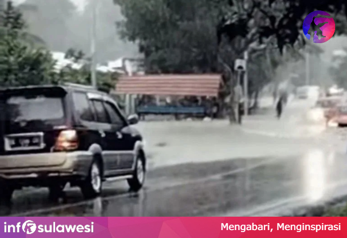 Banjir rendam jalan trans Sulawesi di Desa Mekkatta Majene