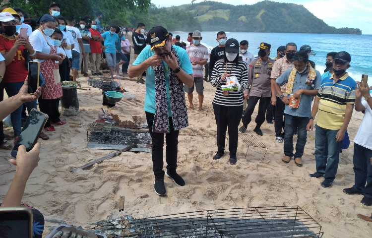 Bupati Minut Joune Ganda Buka Likupang Tourism Festival Di Pantai Pall