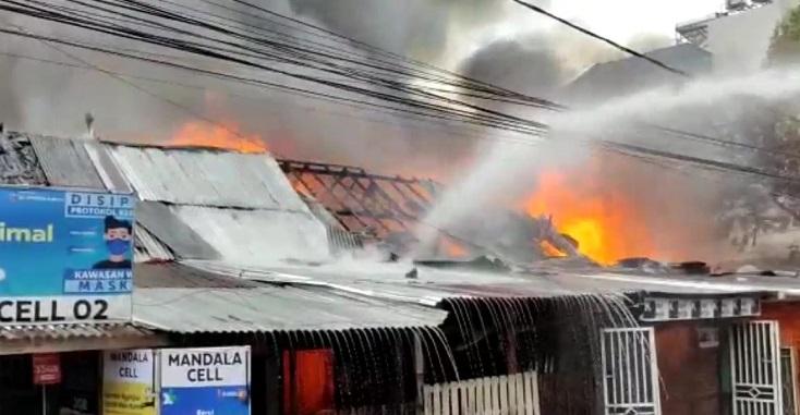 Kebakaran Asrama Polisi Perintis di Kota Makassar dari Kompor Gas