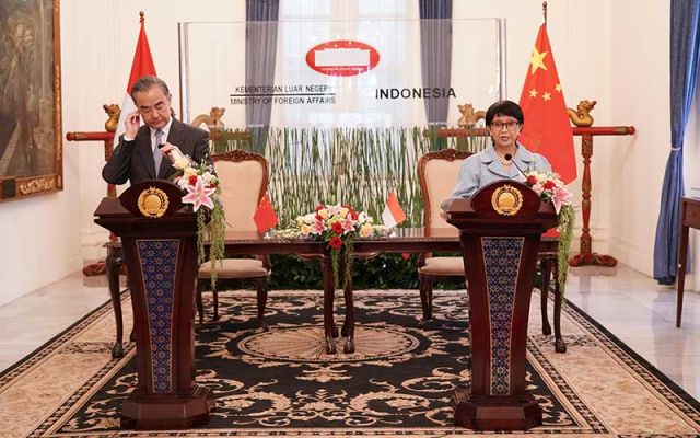 Pertemuan Menlu China Dengan Menlu Indonesia